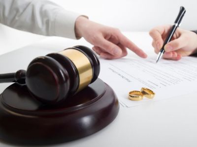 Is There an Advantage to Filing for Divorce First