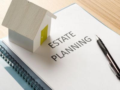 What is the difference between will and estate planning